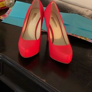 BCBG Parade Pumps Sz 8.5